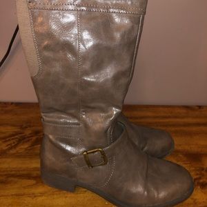 Women’s 8.5 Kim Rogers Grey Boots gently used